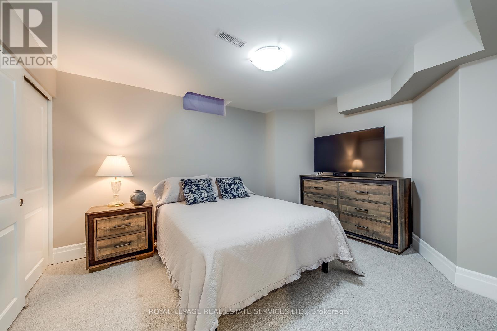 295 Canital Court, Mississauga, Ontario  L4Z 3B7 - Photo 35 - W12666366