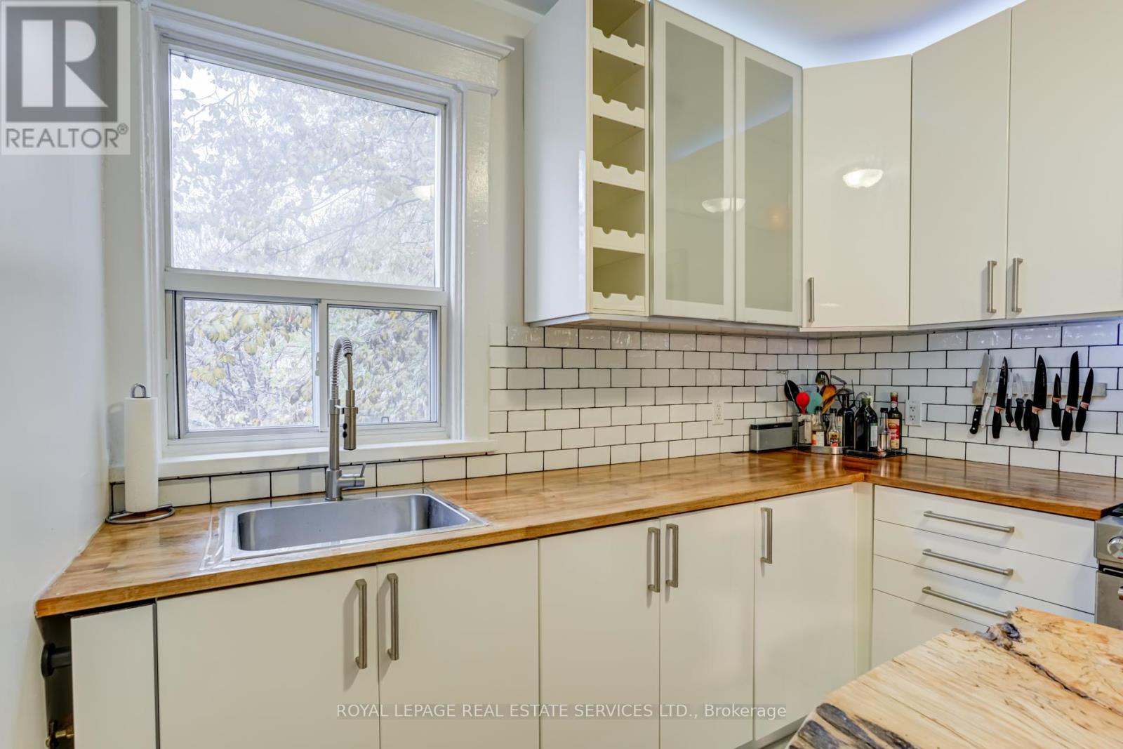 168 Dunn Avenue, Toronto, Ontario  M6K 2R6 - Photo 10 - W12667906