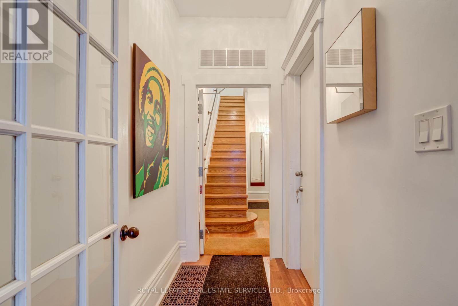 168 Dunn Avenue, Toronto, Ontario  M6K 2R6 - Photo 4 - W12667906