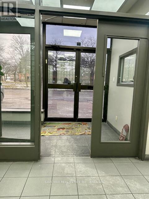 6015 Kestrel Road, Mississauga, Ontario  L5T 1S8 - Photo 3 - W12667916