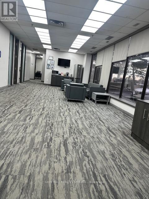 6015 Kestrel Road, Mississauga, Ontario  L5T 1S8 - Photo 5 - W12667916