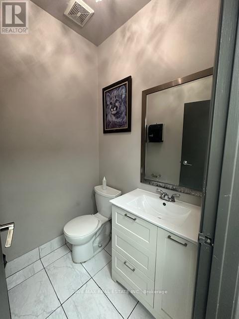 6015 Kestrel Road, Mississauga, Ontario  L5T 1S8 - Photo 6 - W12667916