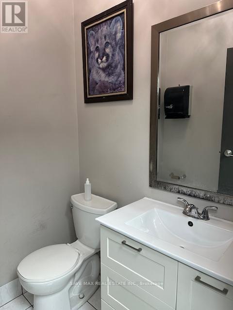 6015 Kestrel Road, Mississauga, Ontario  L5T 1S8 - Photo 7 - W12667916