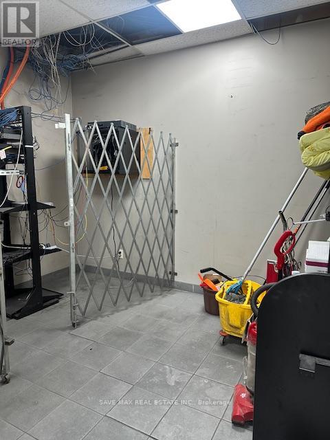 6015 Kestrel Road, Mississauga, Ontario  L5T 1S8 - Photo 9 - W12667916