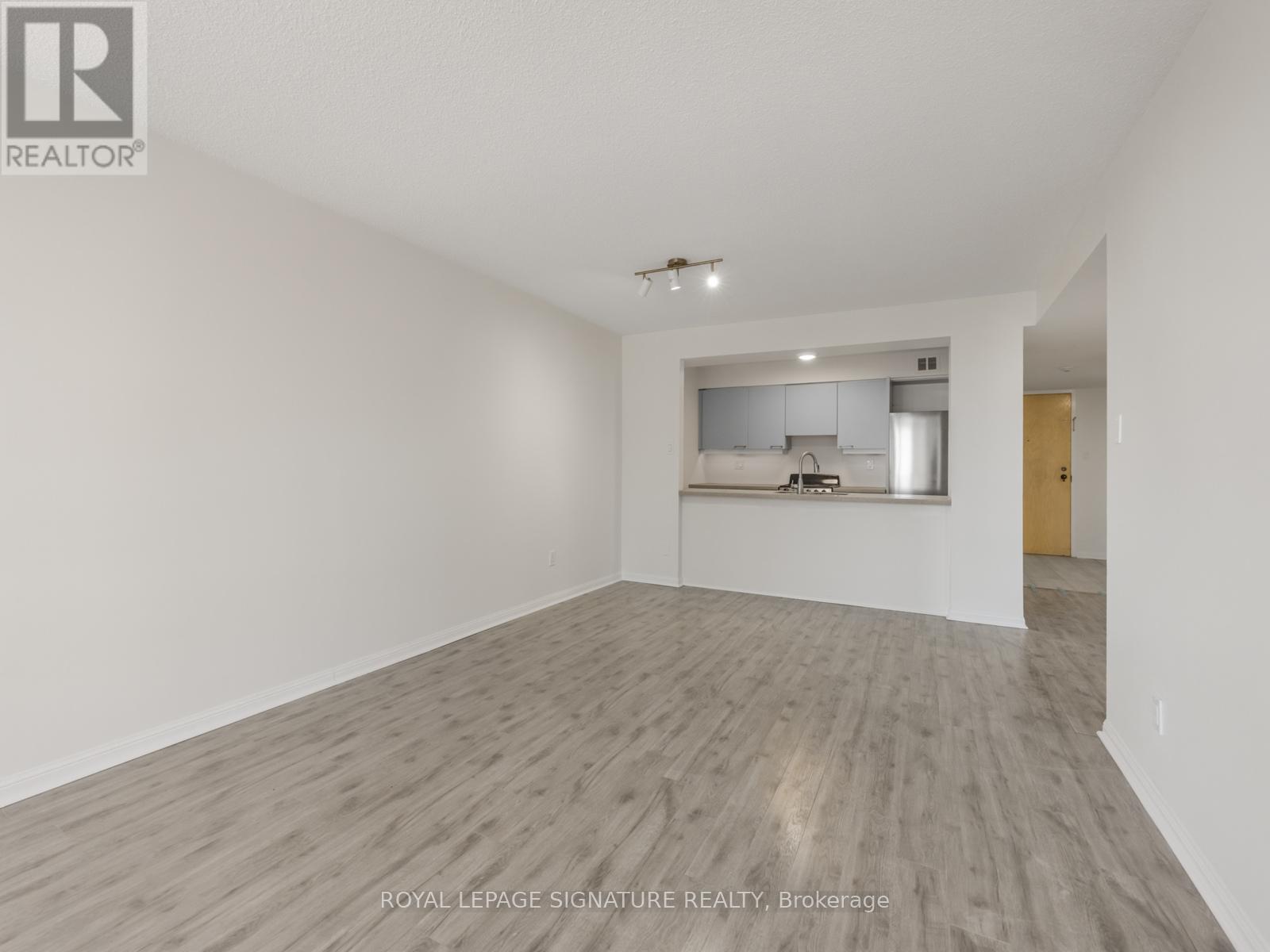 203 - 50 Eglinton Avenue W, Mississauga, Ontario  L5R 3P5 - Photo 12 - W12667920