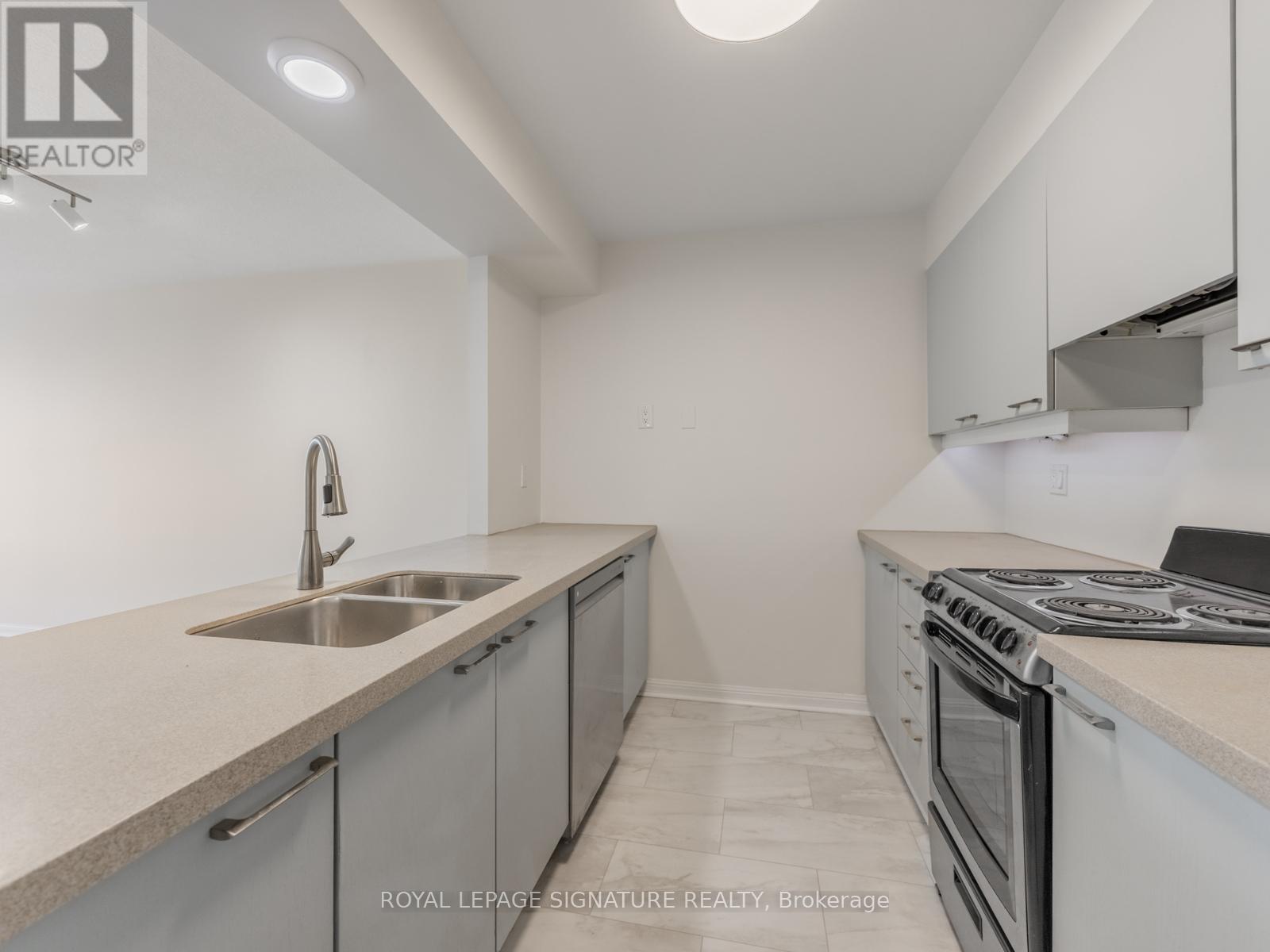 203 - 50 Eglinton Avenue W, Mississauga, Ontario  L5R 3P5 - Photo 9 - W12667920