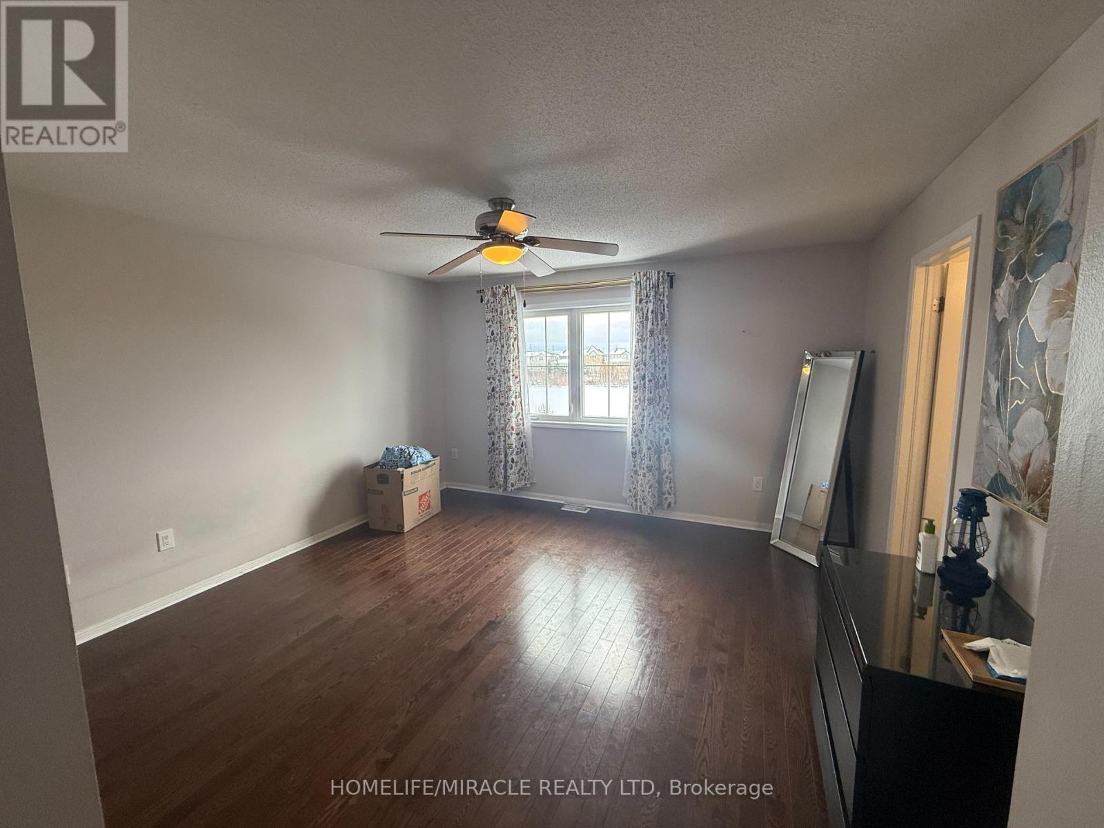 422 Cavanagh Lane, Milton, Ontario  L9T 8G6 - Photo 10 - W12667942