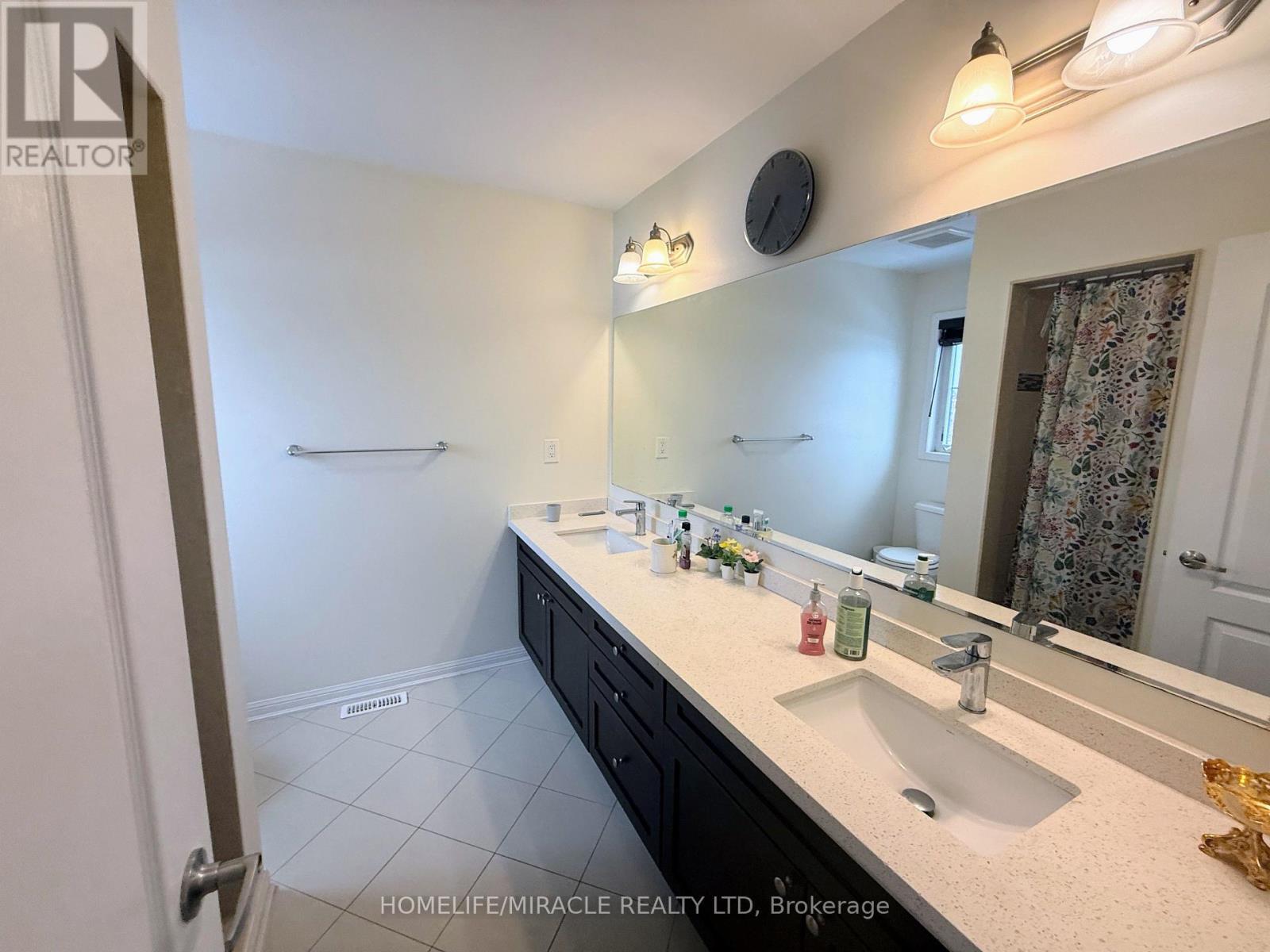 422 Cavanagh Lane, Milton, Ontario  L9T 8G6 - Photo 12 - W12667942