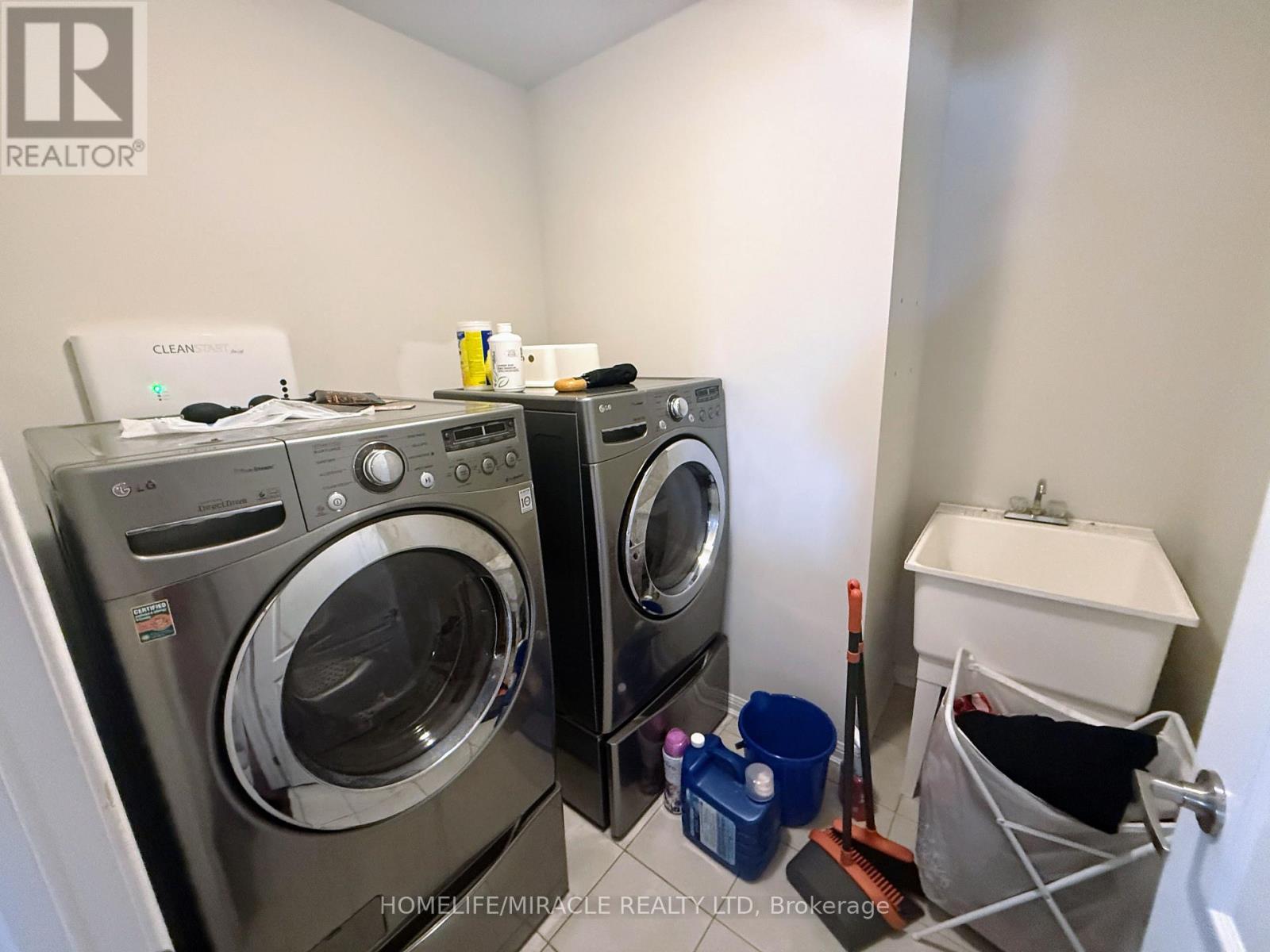 422 Cavanagh Lane, Milton, Ontario  L9T 8G6 - Photo 13 - W12667942