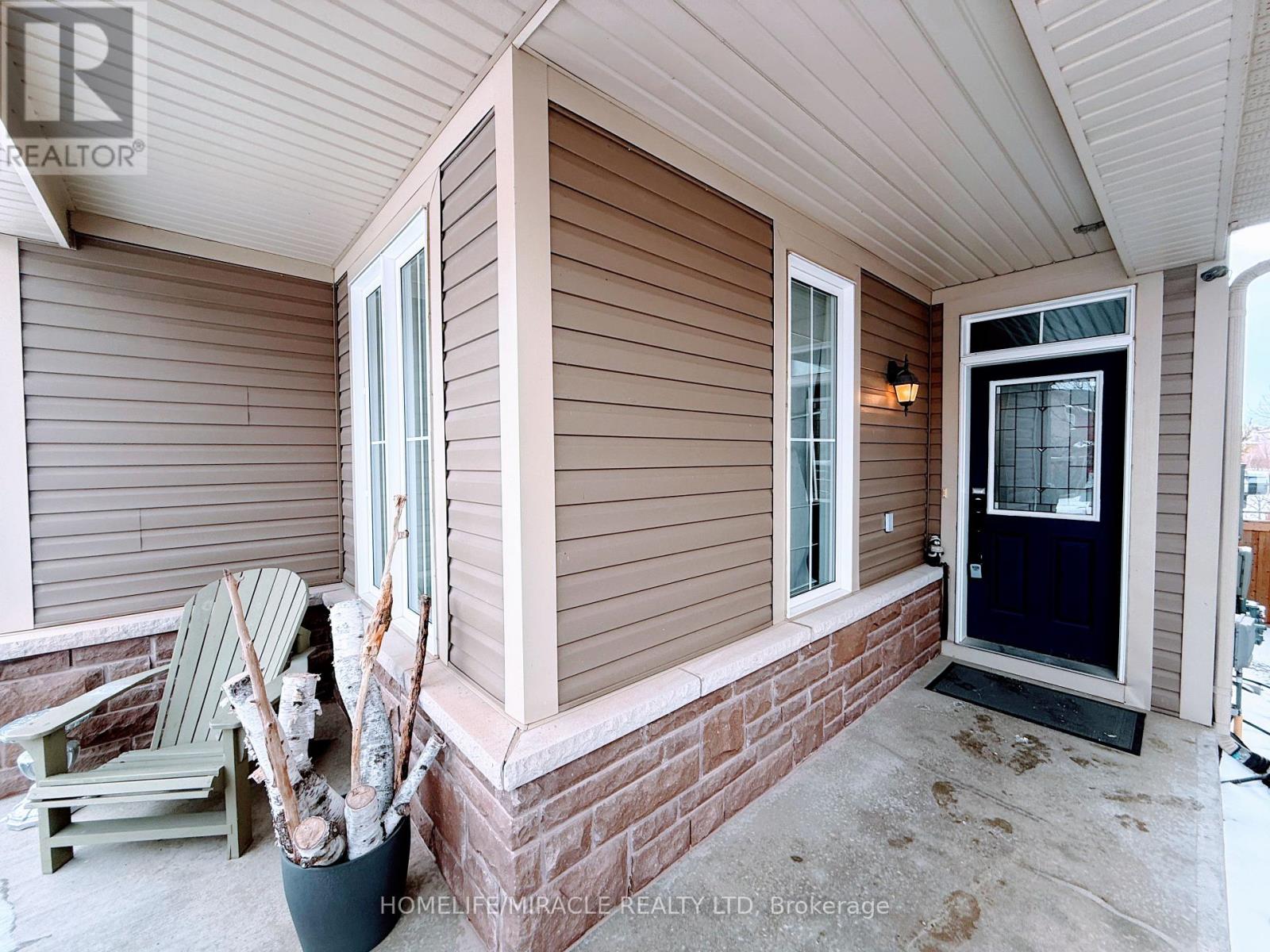 422 Cavanagh Lane, Milton, Ontario  L9T 8G6 - Photo 2 - W12667942