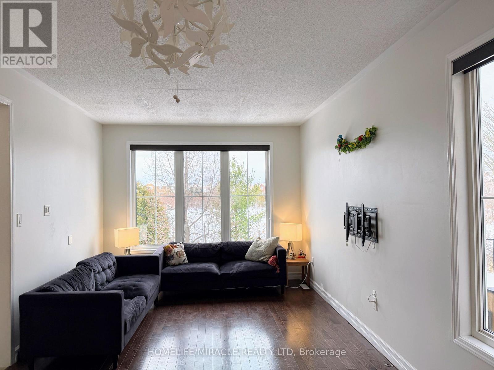 422 Cavanagh Lane, Milton, Ontario  L9T 8G6 - Photo 9 - W12667942