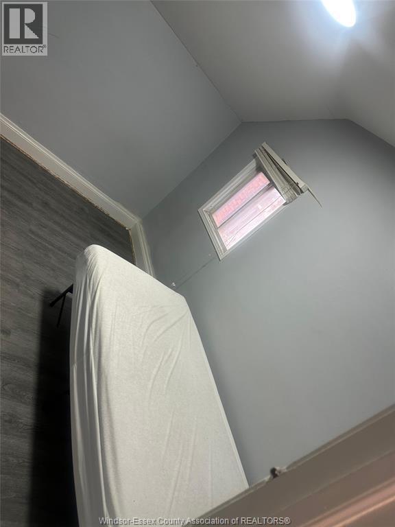 287 Rankin, Windsor, Ontario  N9B 2R4 - Photo 5 - 26000307