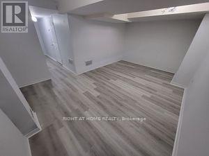 423 Aspendale Crescent, Mississauga, Ontario  L5W 0E7 - Photo 2 - W12667968