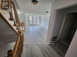 423 Aspendale Crescent, Mississauga, Ontario  L5W 0E7 - Photo 5 - W12667968