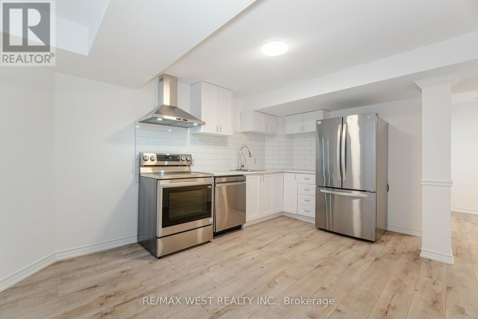 Bsmt - 5456 Whitehorn Avenue, Mississauga, Ontario  L5V 1V5 - Photo 10 - W12667982