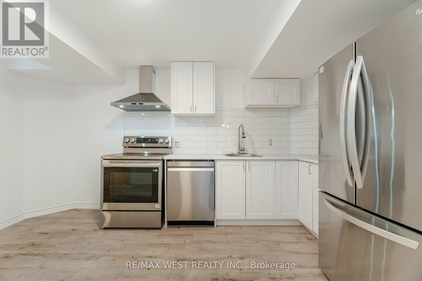 Bsmt - 5456 Whitehorn Avenue, Mississauga, Ontario  L5V 1V5 - Photo 11 - W12667982