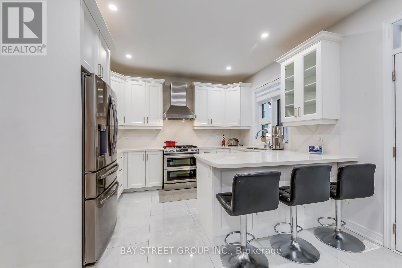 147 Petgor Path, Oakville, Ontario  L6H 1W7 - Photo 16 - W12667994