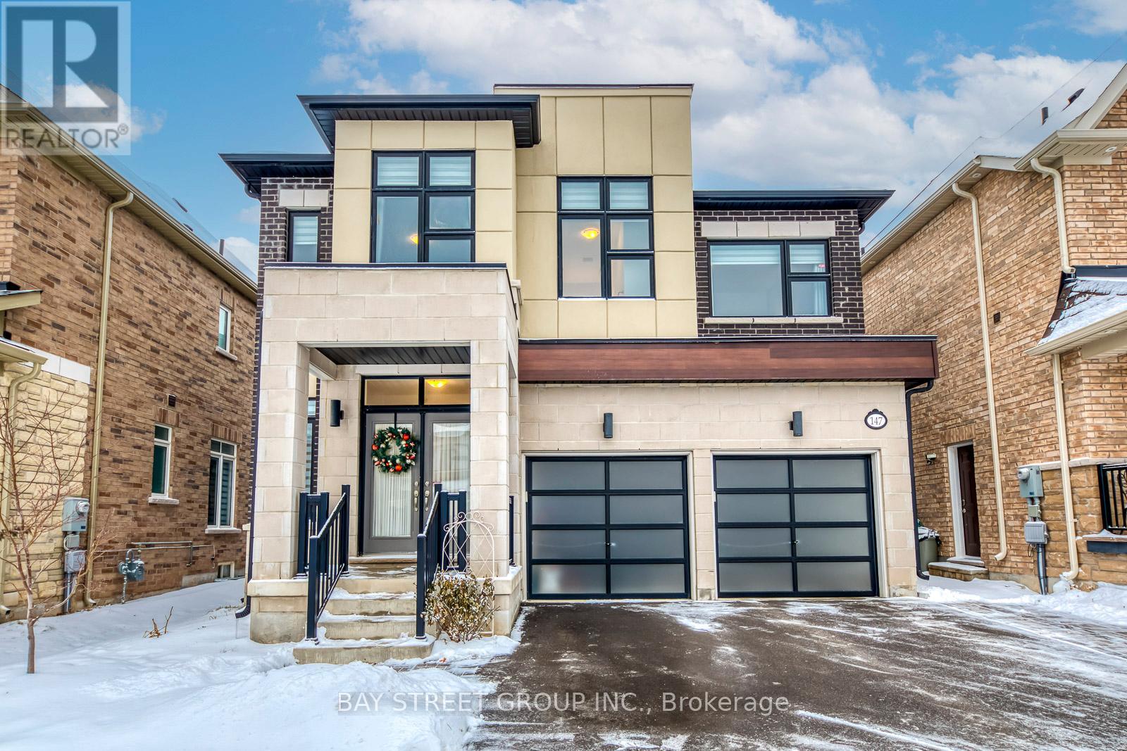 147 Petgor Path, Oakville, Ontario  L6H 1W7 - Photo 2 - W12667994