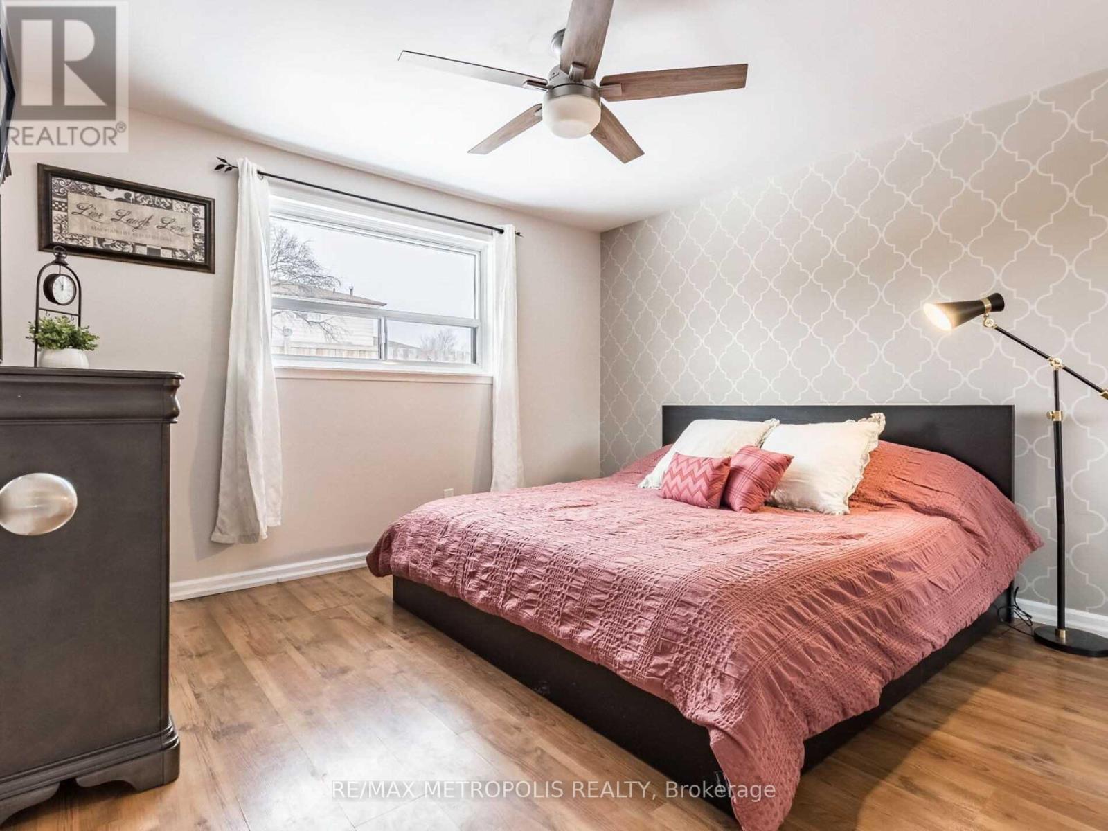 Main - 60 Reigate Avenue, Brampton, Ontario  L6V 2E3 - Photo 7 - W12667996