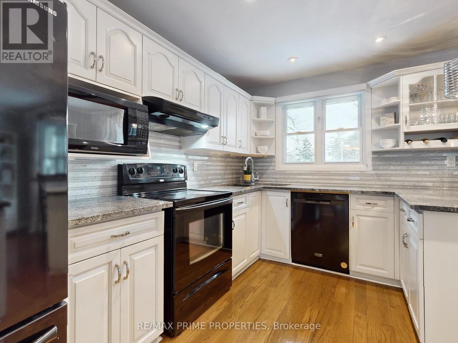 2501 Windjammer Road, Mississauga, Ontario  L5L 1H7 - Photo 17 - W12668030