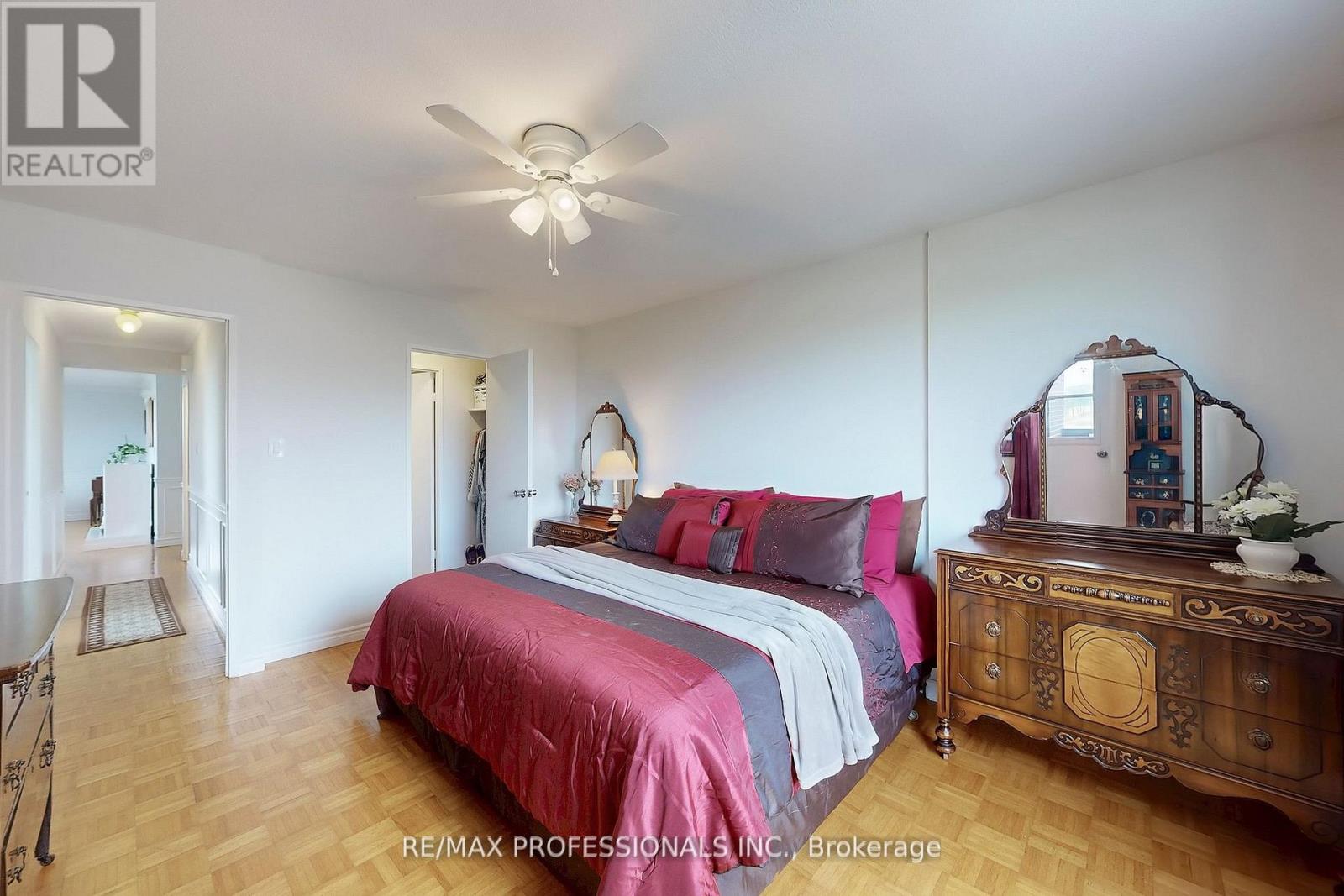 806 - 1535 Lakeshore Road E, Mississauga, Ontario  L5E 3E2 - Photo 23 - W12668060