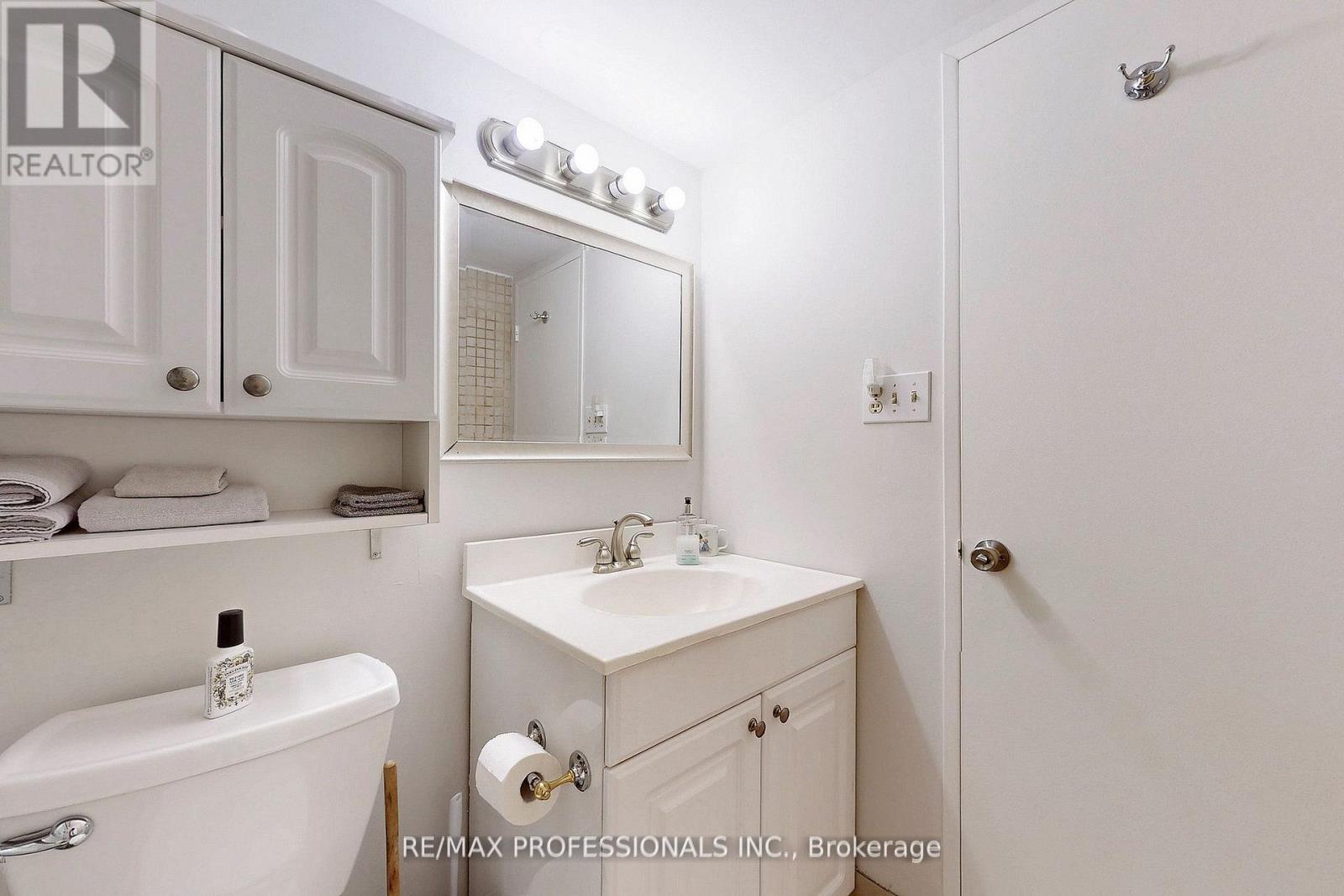 806 - 1535 Lakeshore Road E, Mississauga, Ontario  L5E 3E2 - Photo 28 - W12668060