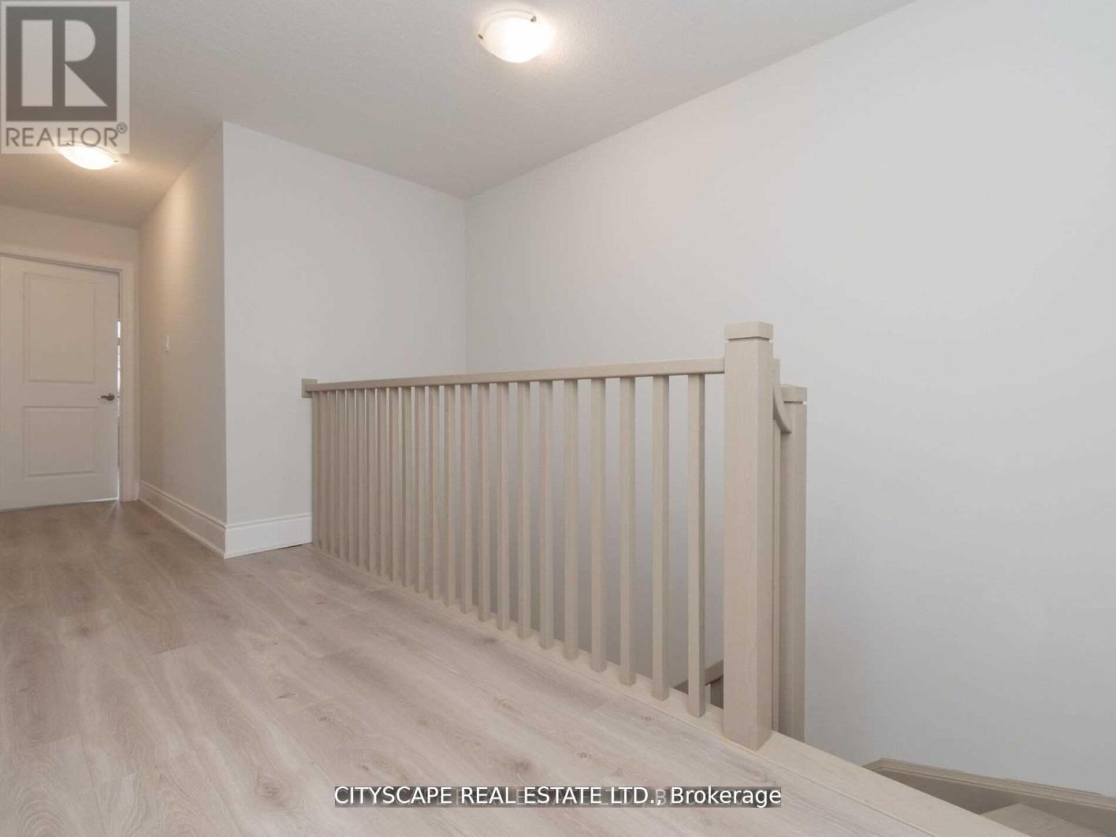 579 Wedgewood Drive, Burlington, Ontario  L7L 0J9 - Photo 17 - W12668064