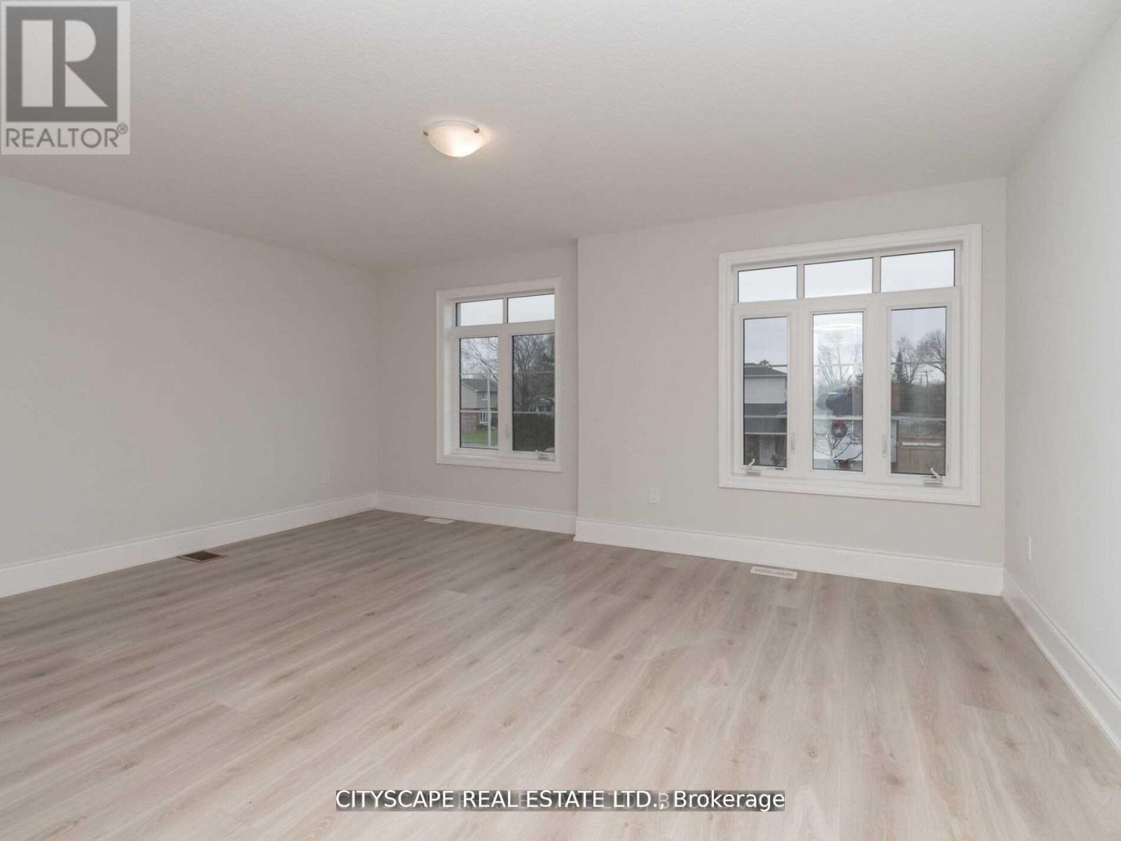 579 Wedgewood Drive, Burlington, Ontario  L7L 0J9 - Photo 19 - W12668064