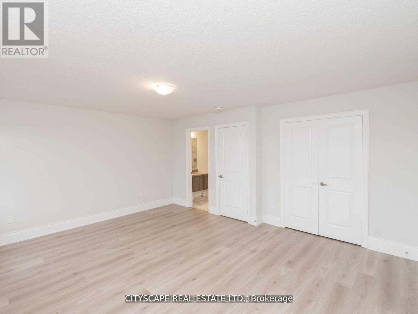 579 Wedgewood Drive, Burlington, Ontario  L7L 0J9 - Photo 20 - W12668064