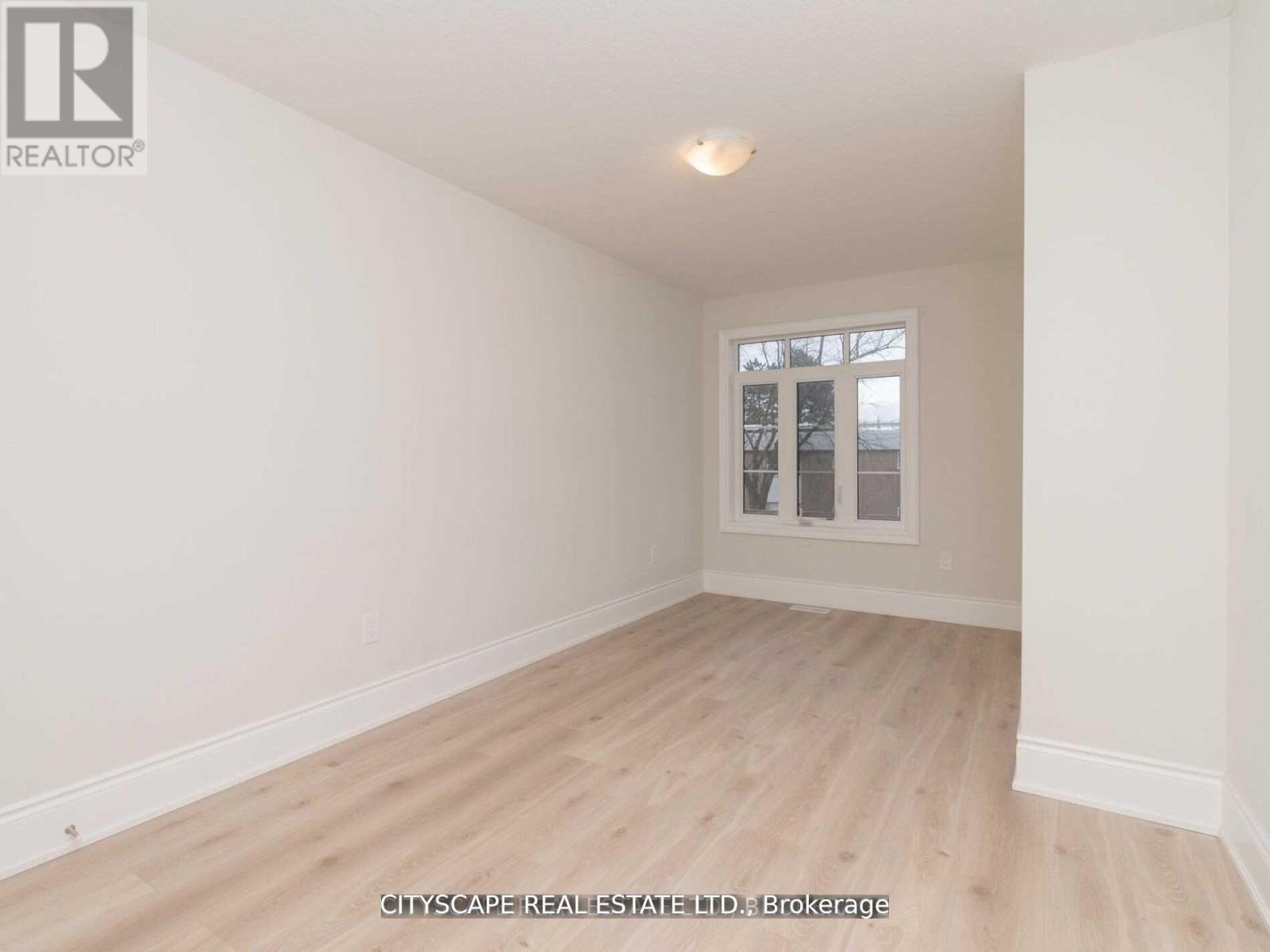 579 Wedgewood Drive, Burlington, Ontario  L7L 0J9 - Photo 23 - W12668064