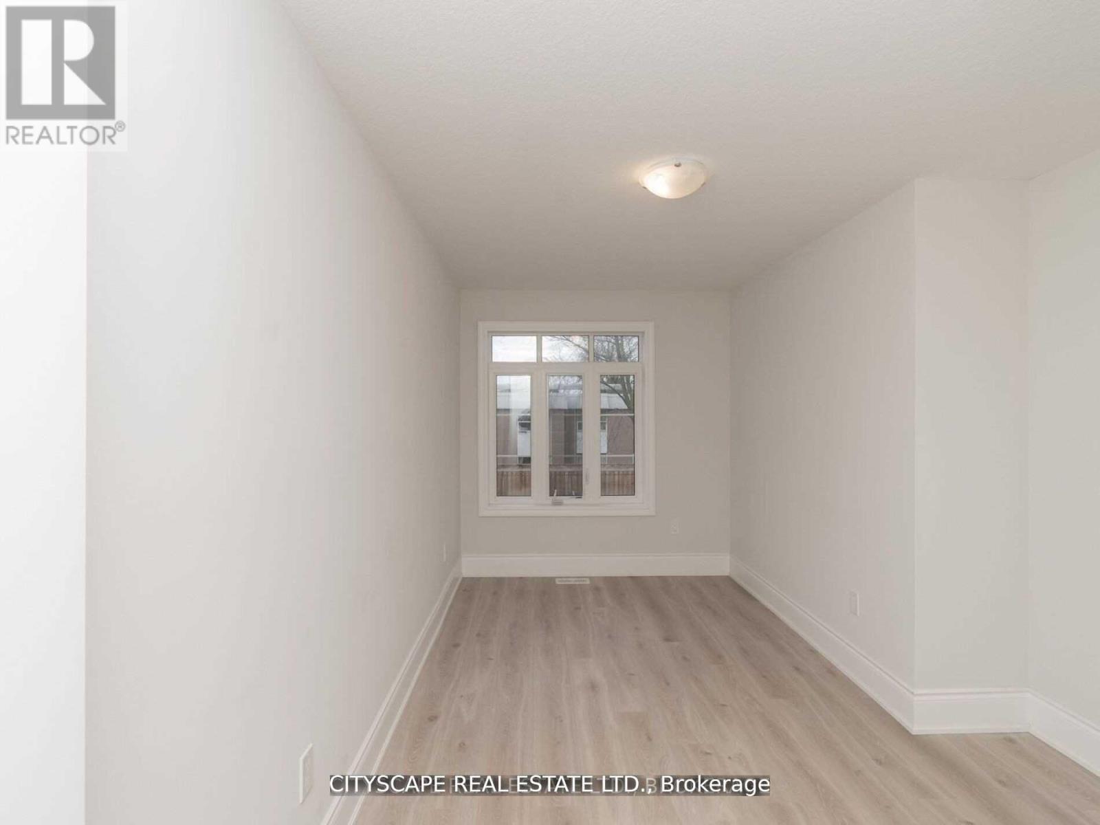 579 Wedgewood Drive, Burlington, Ontario  L7L 0J9 - Photo 24 - W12668064