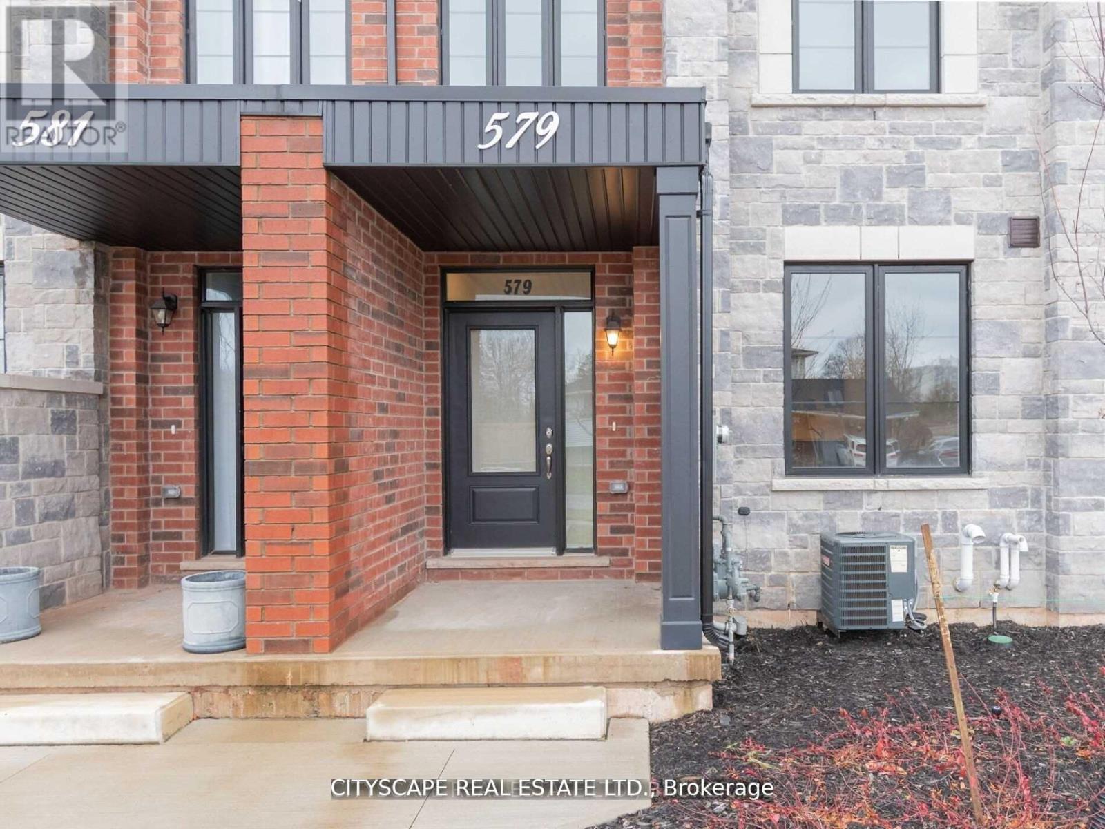 579 Wedgewood Drive, Burlington, Ontario  L7L 0J9 - Photo 3 - W12668064