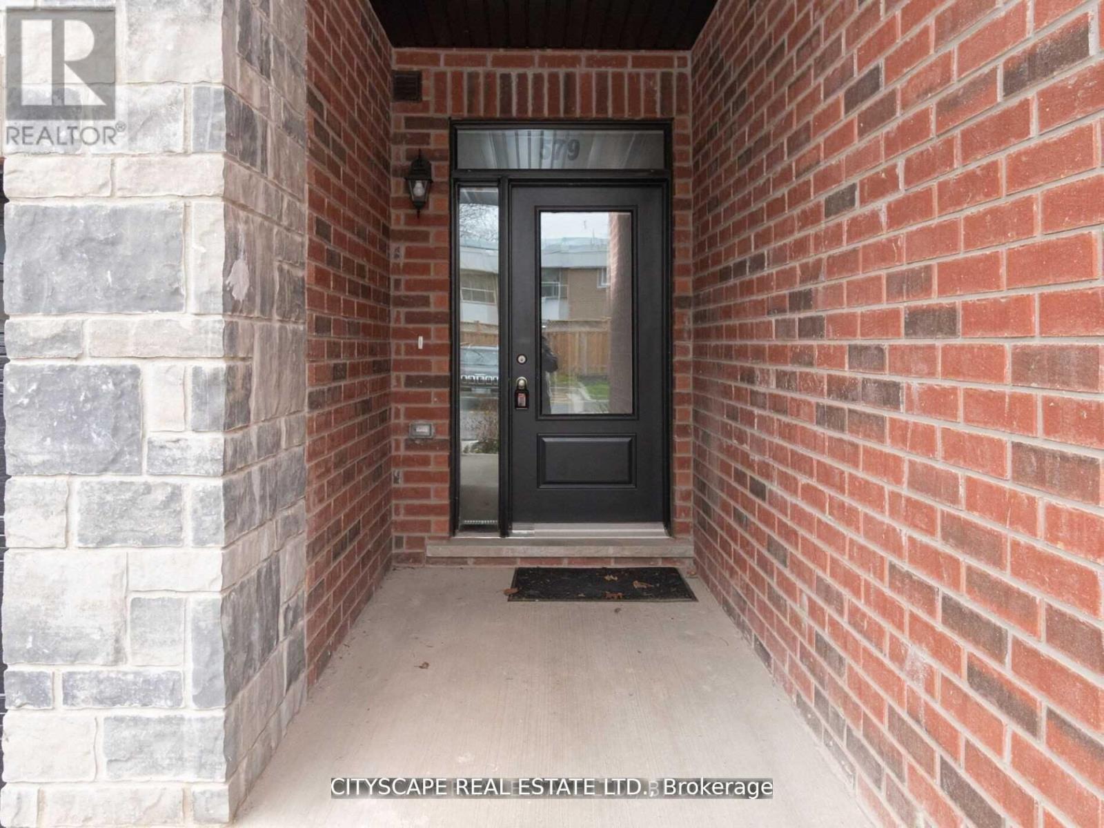 579 Wedgewood Drive, Burlington, Ontario  L7L 0J9 - Photo 39 - W12668064