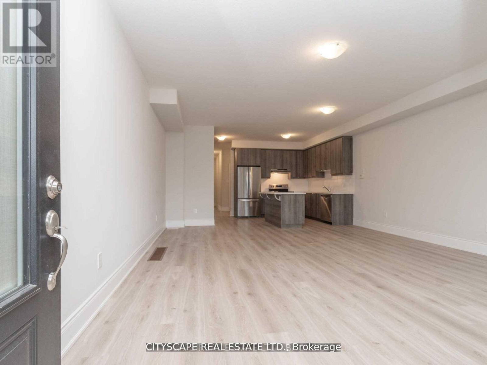 579 Wedgewood Drive, Burlington, Ontario  L7L 0J9 - Photo 5 - W12668064