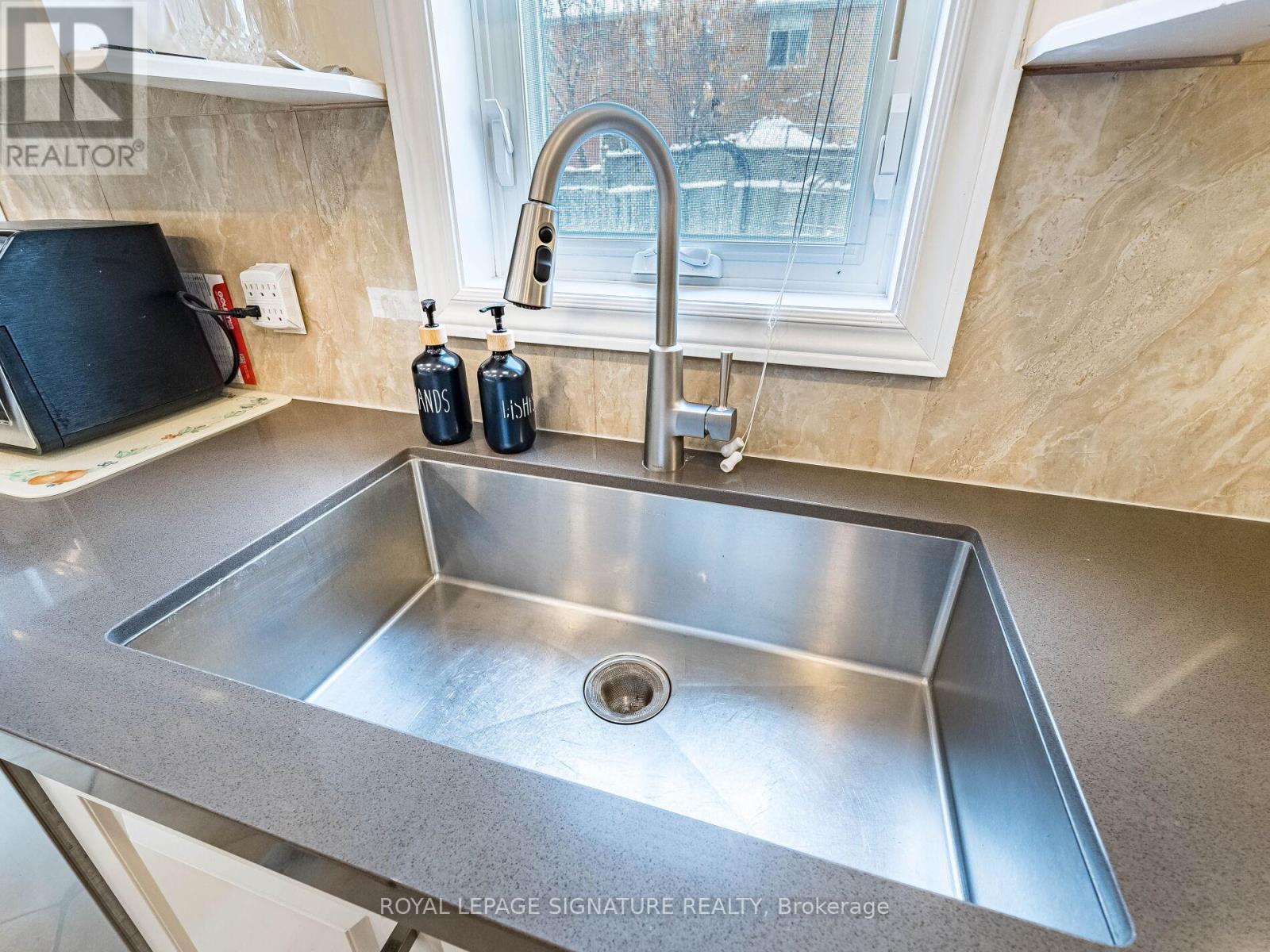 303 Howard Crescent, Orangeville, Ontario  L9W 4Y3 - Photo 20 - W12668088