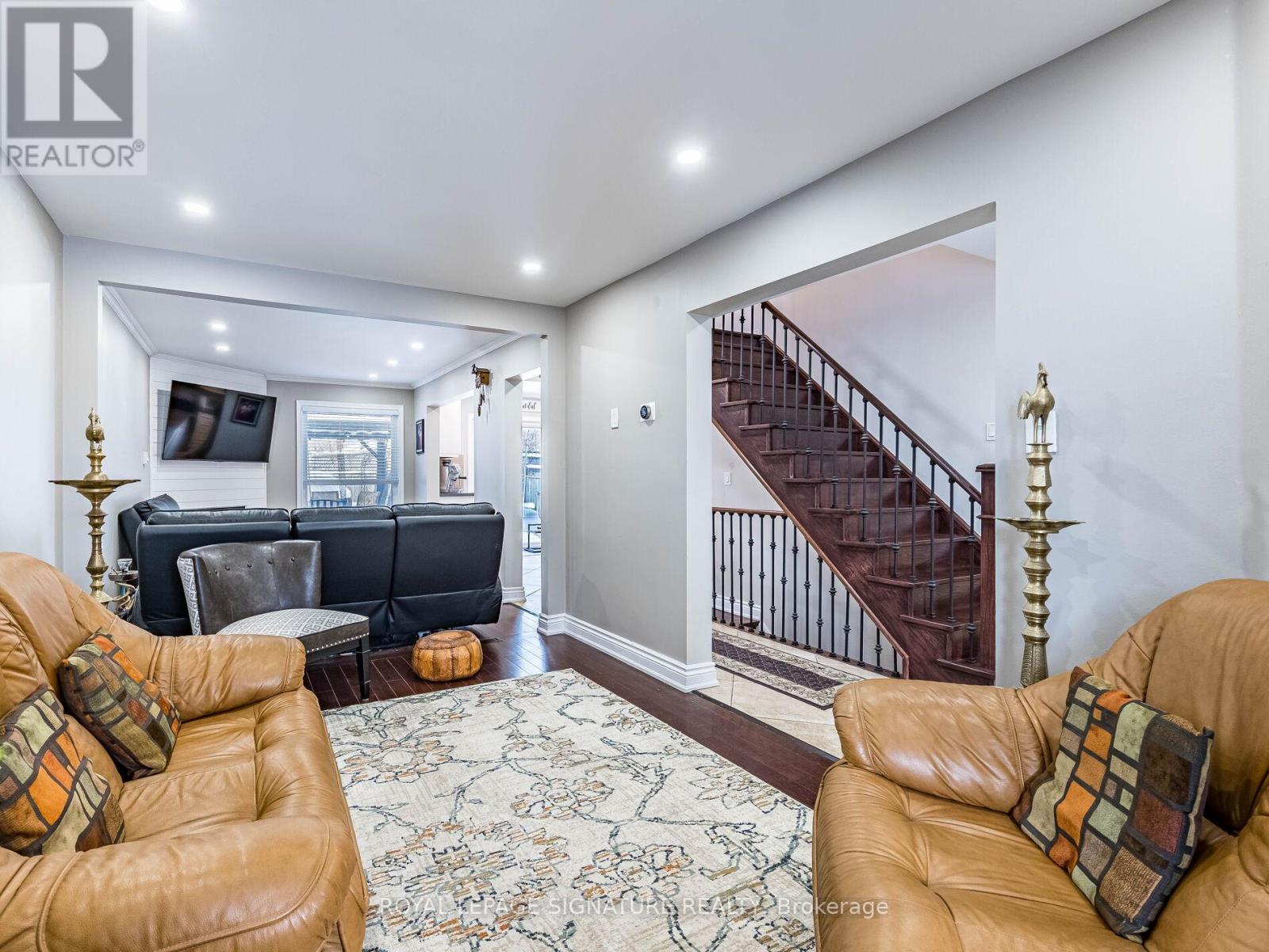 303 Howard Crescent, Orangeville, Ontario  L9W 4Y3 - Photo 8 - W12668088