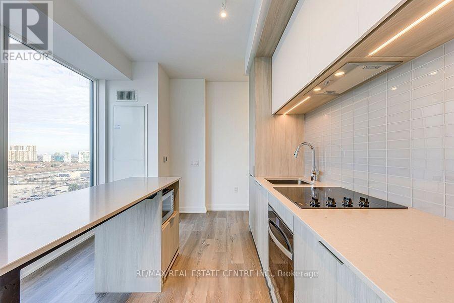 3510 - 395 Square One Drive, Mississauga, Ontario  L5B 0P6 - Photo 10 - W12668114