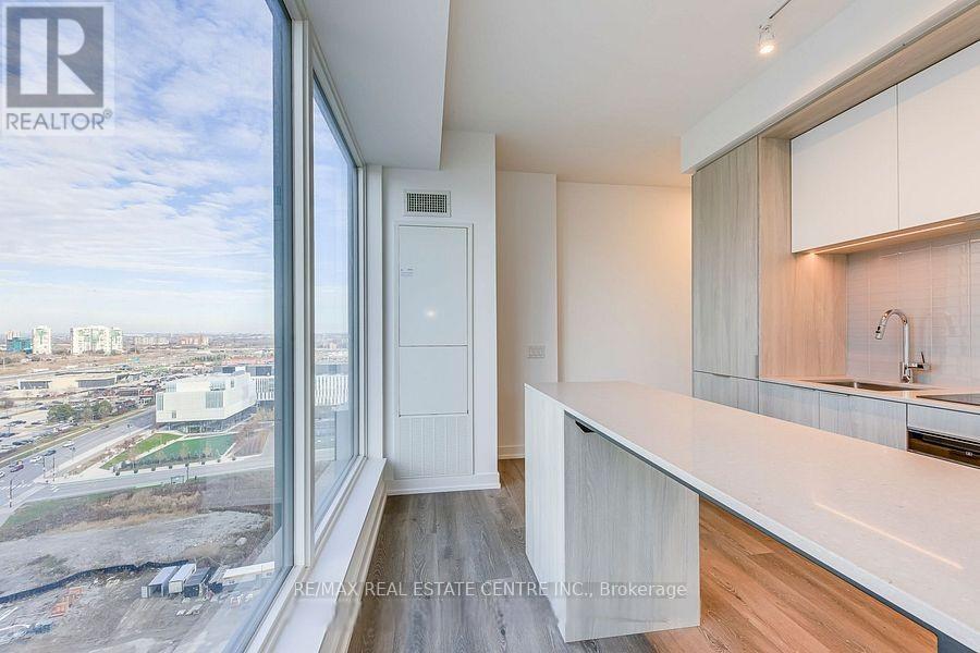 3510 - 395 Square One Drive, Mississauga, Ontario  L5B 0P6 - Photo 11 - W12668114