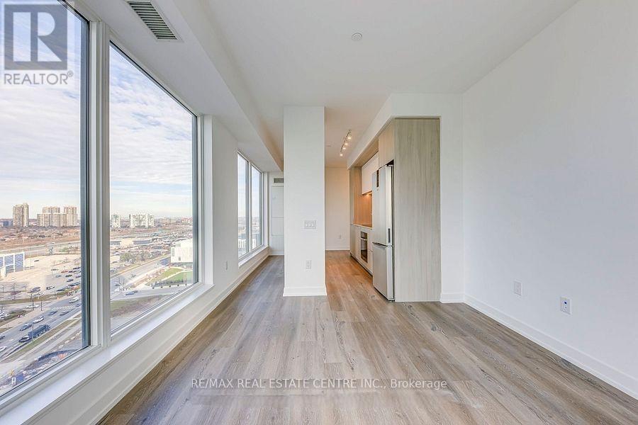 3510 - 395 Square One Drive, Mississauga, Ontario  L5B 0P6 - Photo 13 - W12668114