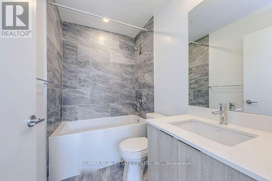 3510 - 395 Square One Drive, Mississauga, Ontario  L5B 0P6 - Photo 19 - W12668114