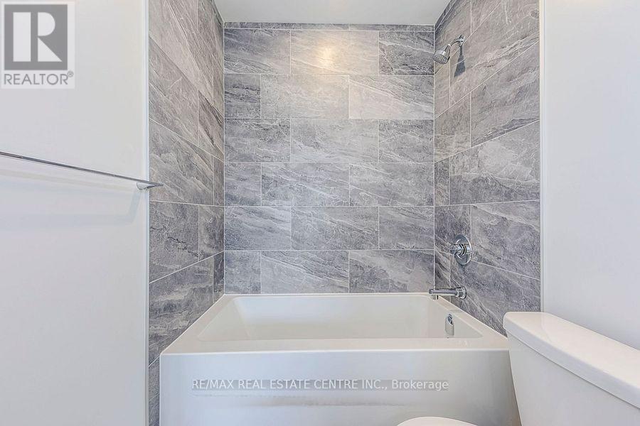 3510 - 395 Square One Drive, Mississauga, Ontario  L5B 0P6 - Photo 20 - W12668114