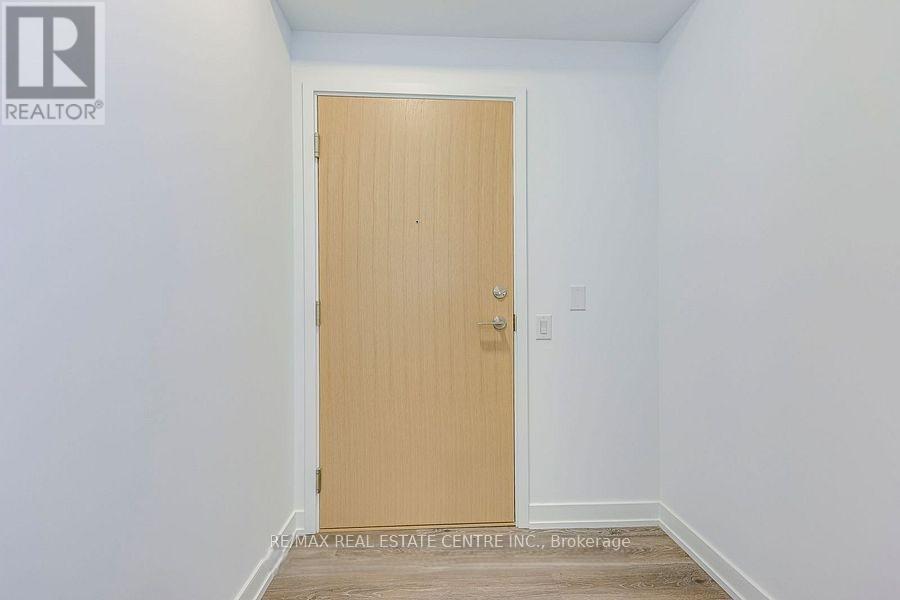 3510 - 395 Square One Drive, Mississauga, Ontario  L5B 0P6 - Photo 3 - W12668114