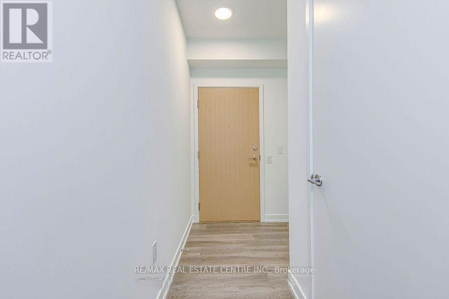 3510 - 395 Square One Drive, Mississauga, Ontario  L5B 0P6 - Photo 4 - W12668114