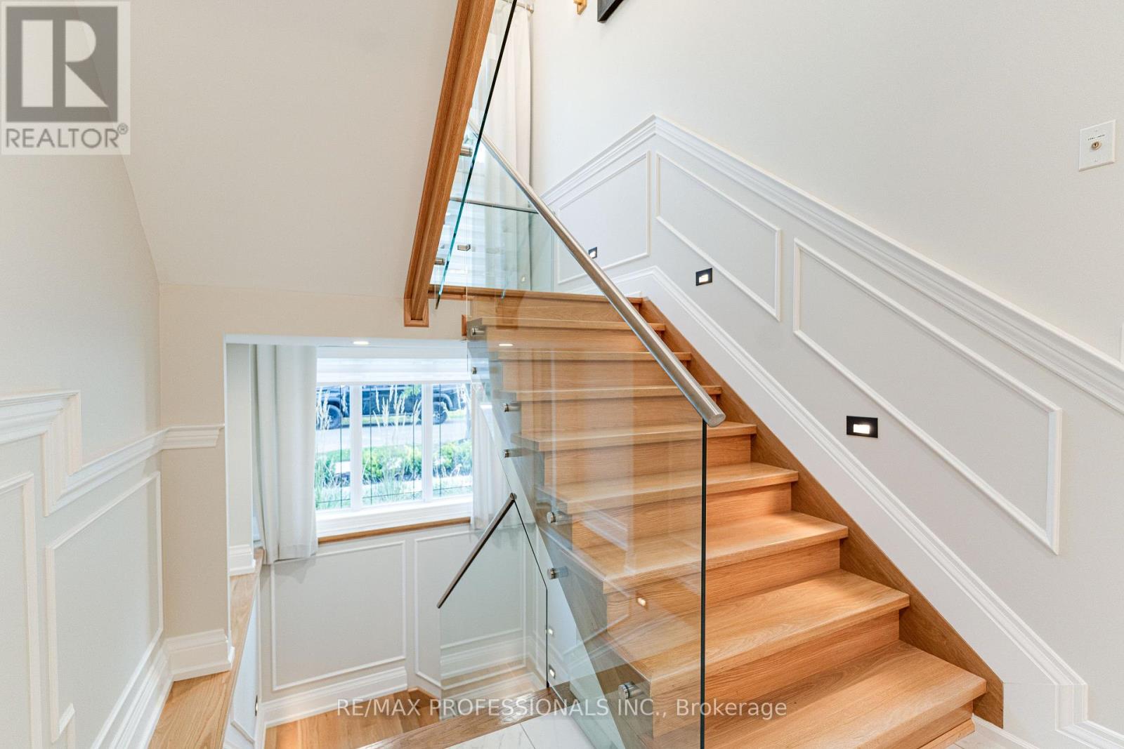 161 The Kingsway, Toronto, Ontario  M8X 2V5 - Photo 15 - W12668118