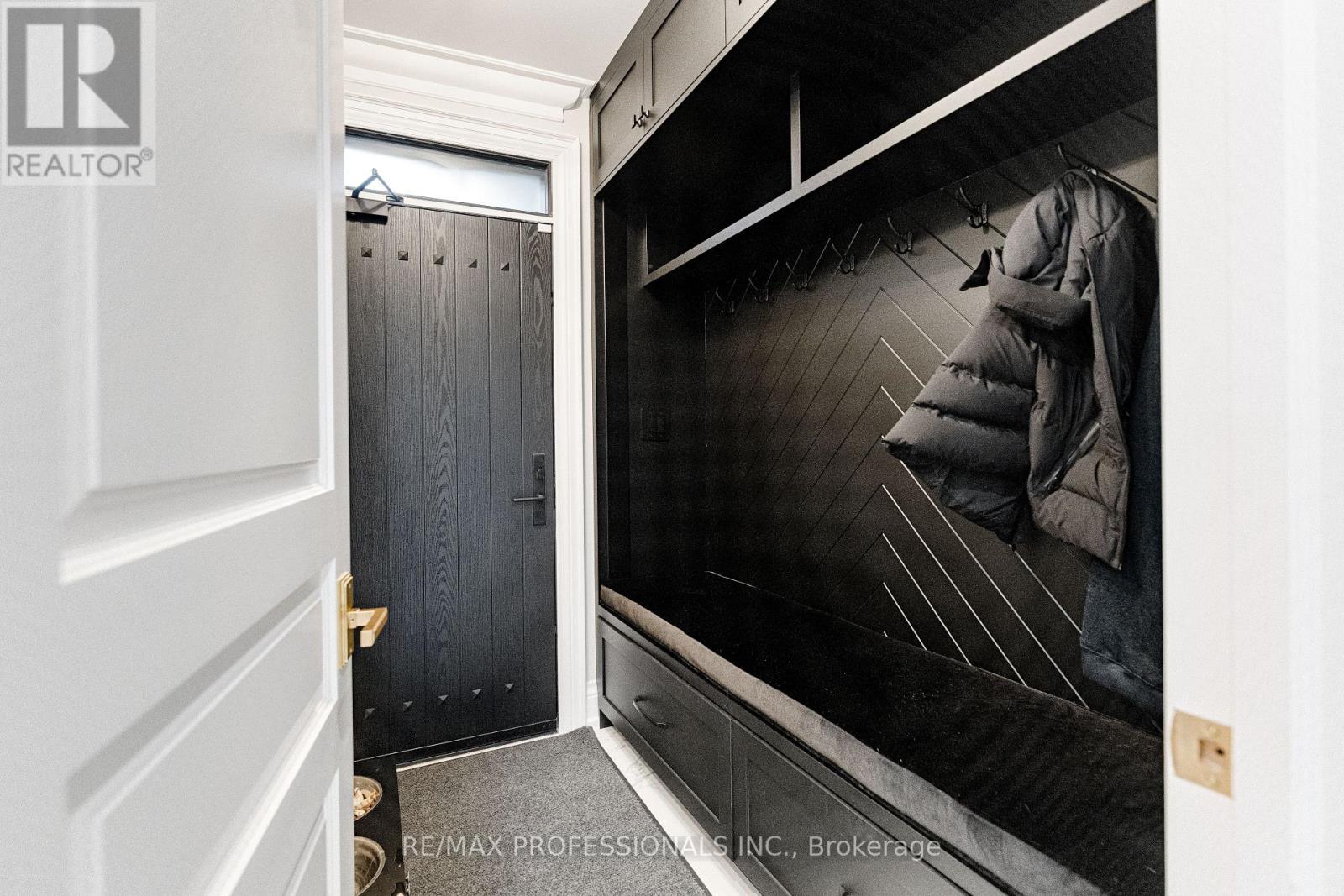 161 The Kingsway, Toronto, Ontario  M8X 2V5 - Photo 16 - W12668118