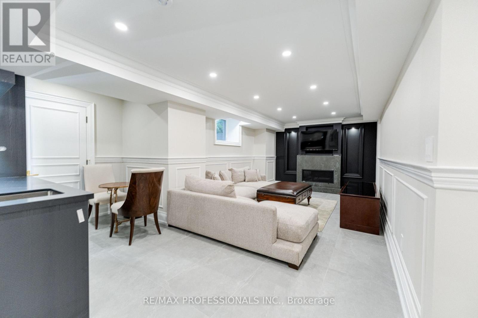 161 The Kingsway, Toronto, Ontario  M8X 2V5 - Photo 38 - W12668118