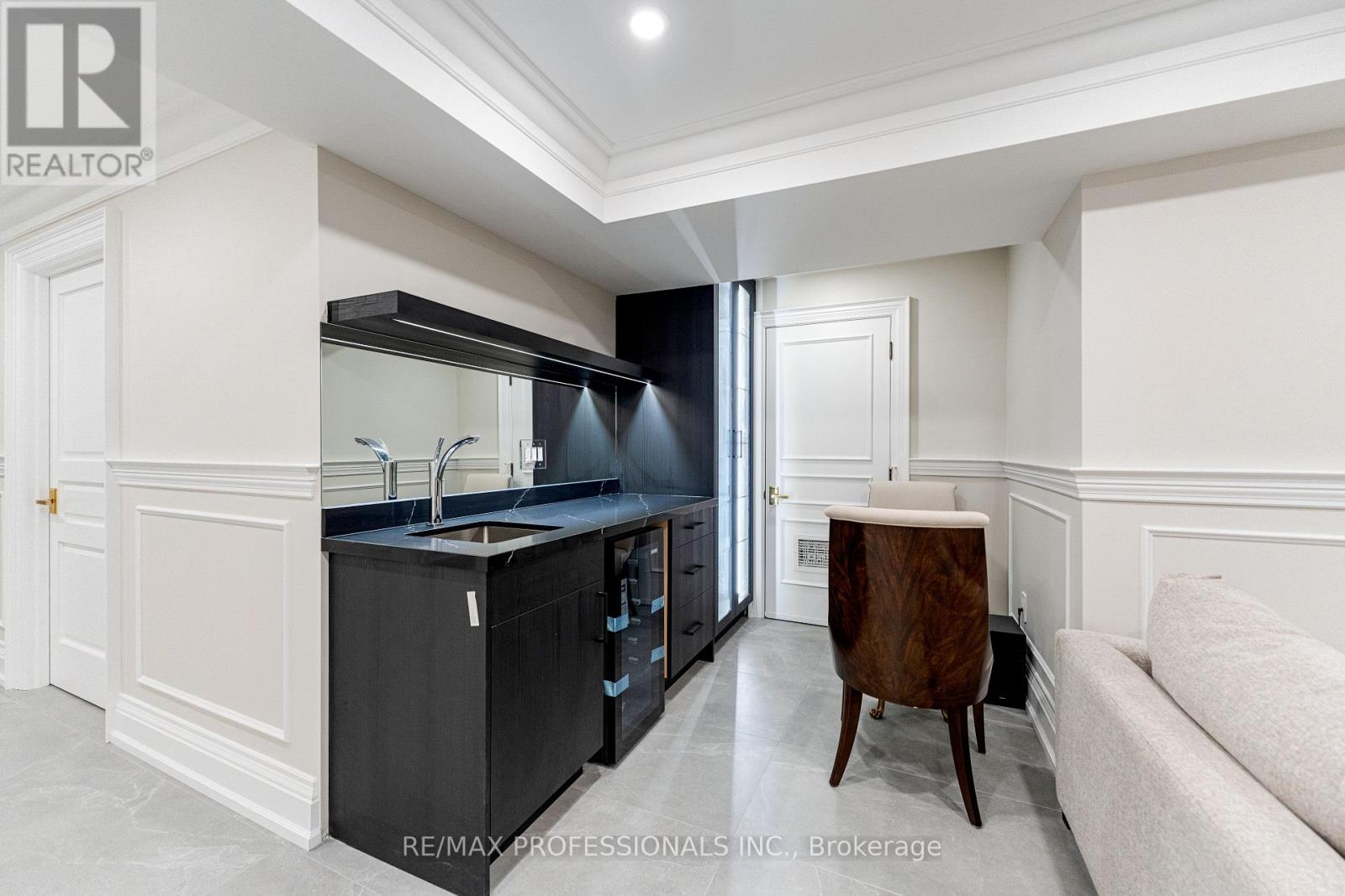 161 The Kingsway, Toronto, Ontario  M8X 2V5 - Photo 40 - W12668118