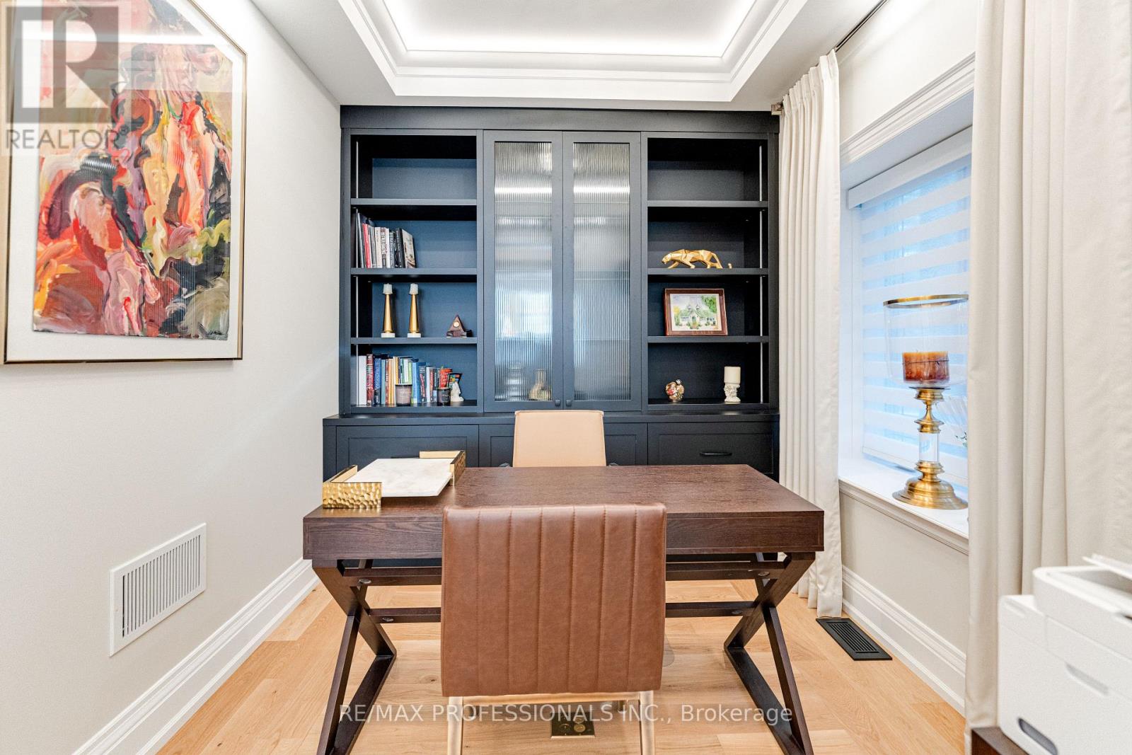 161 The Kingsway, Toronto, Ontario  M8X 2V5 - Photo 5 - W12668118