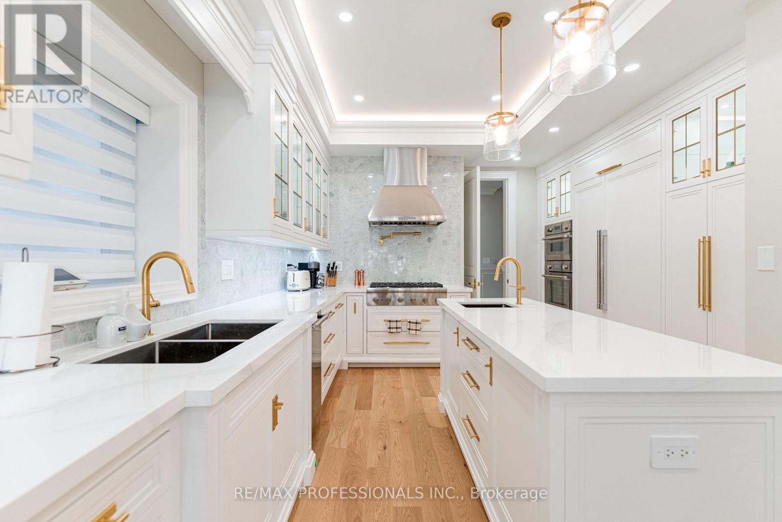 161 The Kingsway, Toronto, Ontario  M8X 2V5 - Photo 7 - W12668118