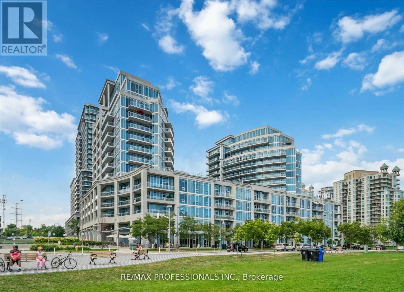 203 - 58 Marine Parade Drive, Toronto, Ontario  M8V 4G1 - Photo 2 - W12668148